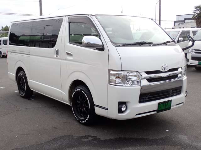 Toyota Hiace Van 9