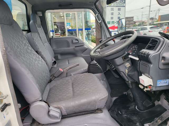 Isuzu Elf 3