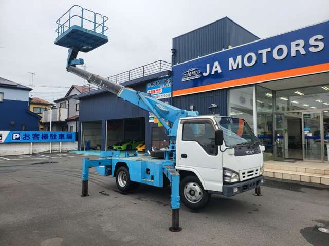 Isuzu Elf 4