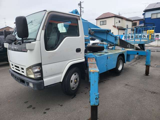 Isuzu Elf 9