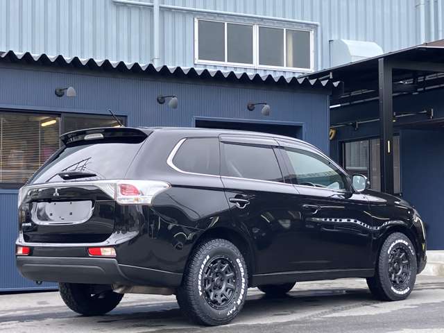 Mitsubishi Outlander 4