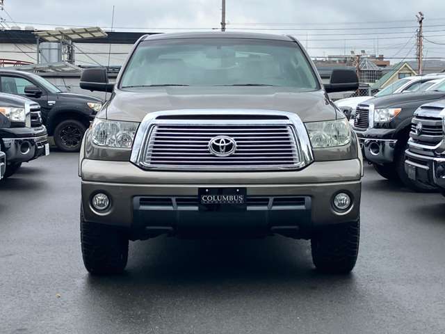 Toyota Tundra 2