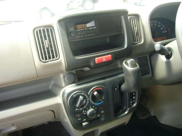 Nissan NV100 Clipper 4