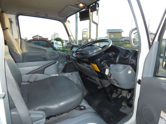 Hino Dutro 12