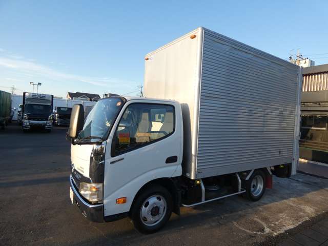 Hino Dutro 5