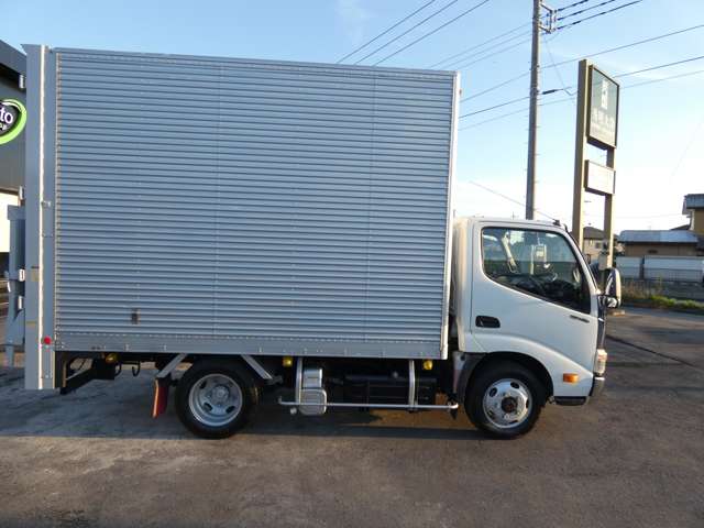 Hino Dutro 6
