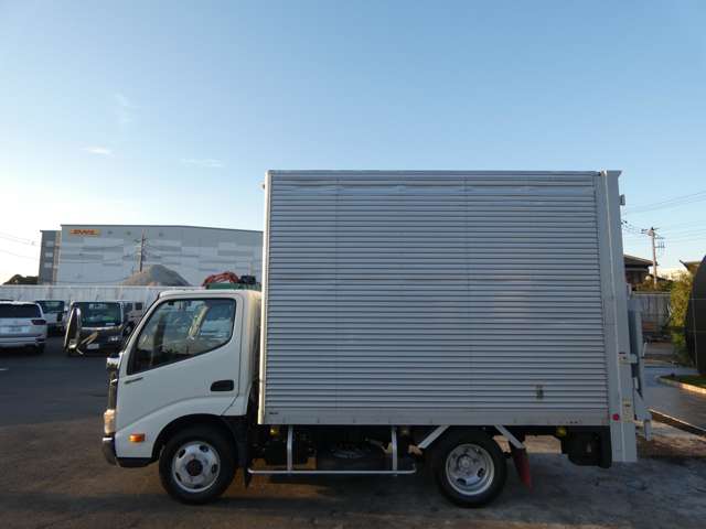 Hino Dutro 10