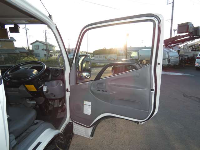 Hino Dutro 11