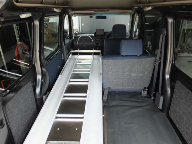 Daihatsu Hijet Cargo 3