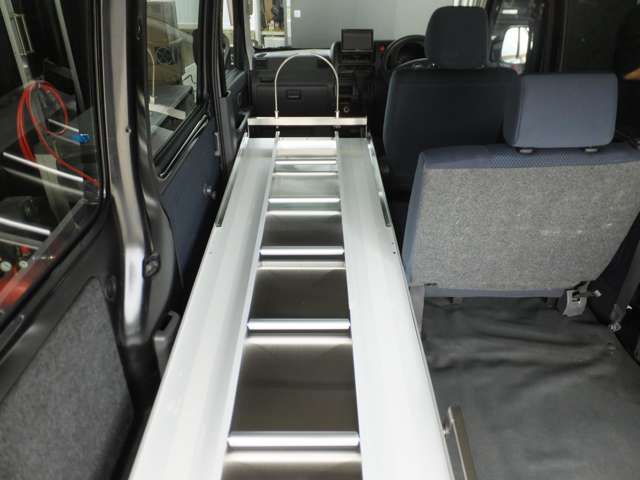 Daihatsu Hijet Cargo 10