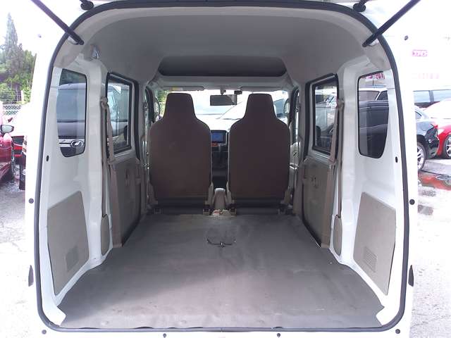 Nissan NV100 Clipper 12