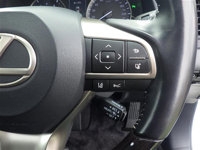 Lexus RX 9