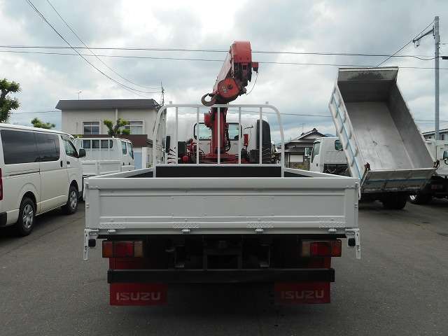 Isuzu Elf 7