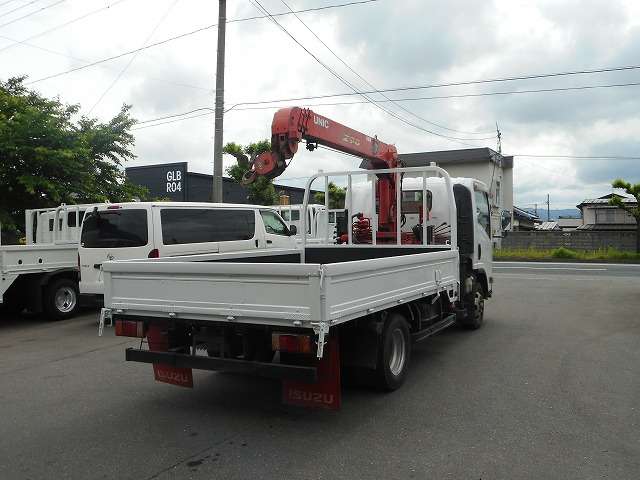 Isuzu Elf 8