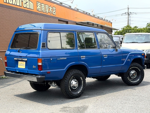 Toyota Land Cruiser 60 4