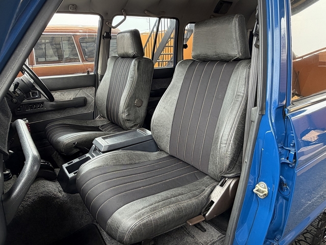 Toyota Land Cruiser 60 10