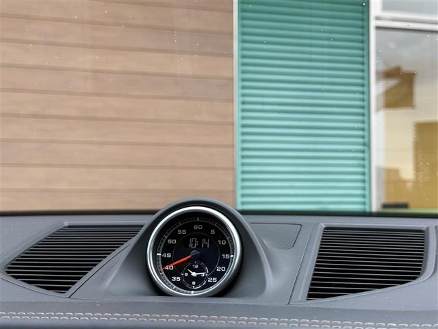 Porsche Macan 4