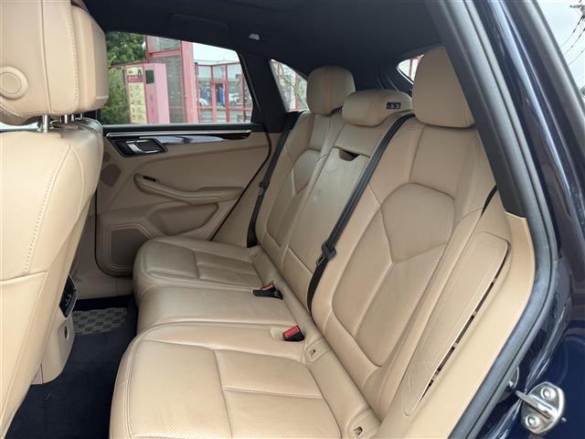 Porsche Macan 10