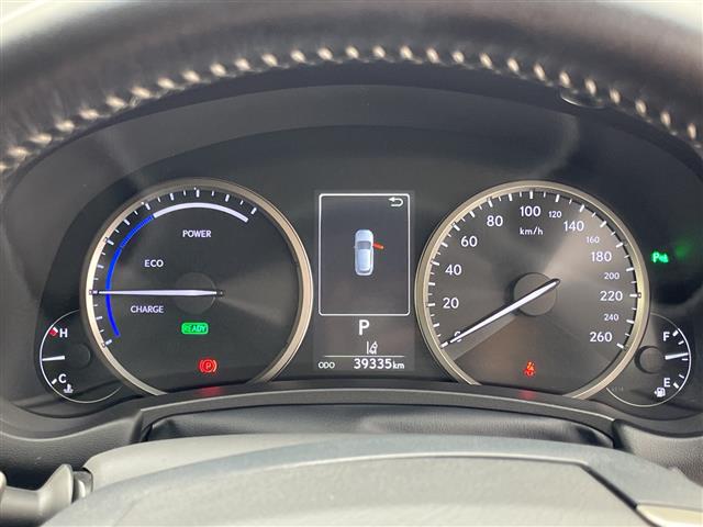 Lexus NX 11