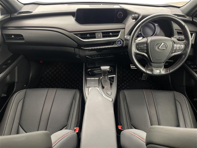 Lexus UX 5