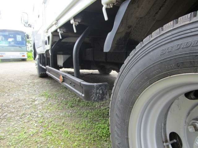 Isuzu Elf 9