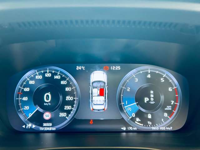 Volvo XC40 6