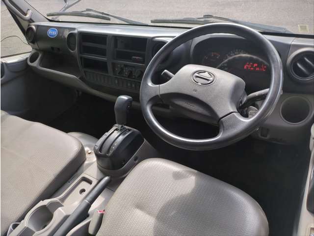 Hino Dutro 12