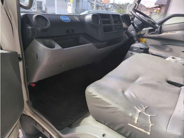 Hino Dutro 8