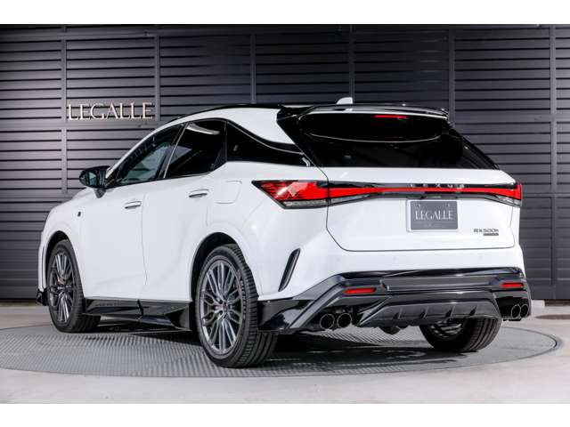 Lexus RX 9
