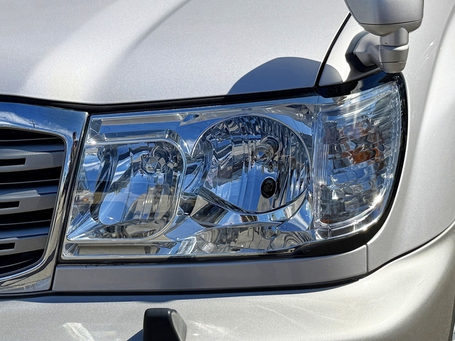 Toyota Land Cruiser 100 6