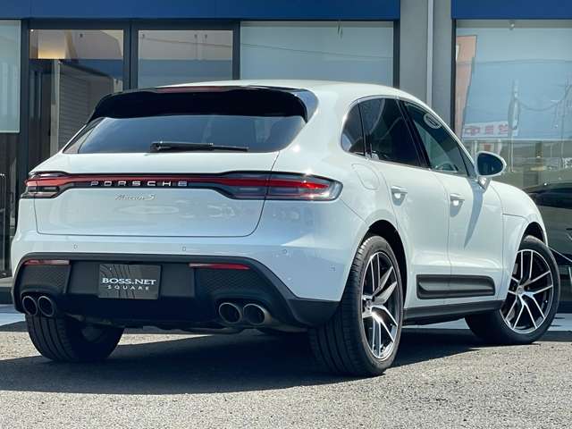 Porsche Macan 3