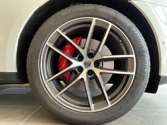 Porsche Macan 4