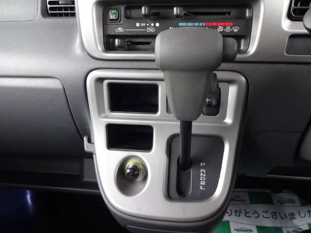 Daihatsu Hijet Deck Van 4