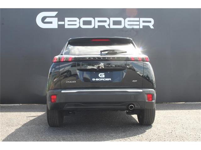 Peugeot SUV 2008 11