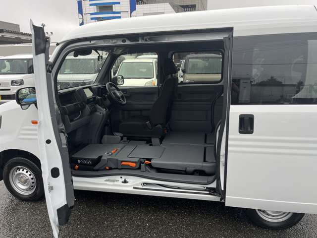 Honda N-VAN 12