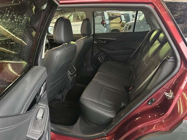 Subaru Legacy Outback 6
