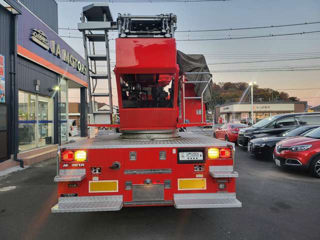 Mitsubishi Fuso The Great fire truck 5