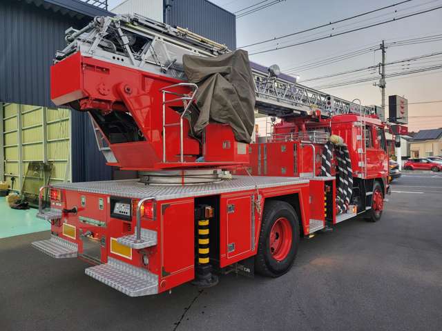 Mitsubishi Fuso The Great fire truck 6