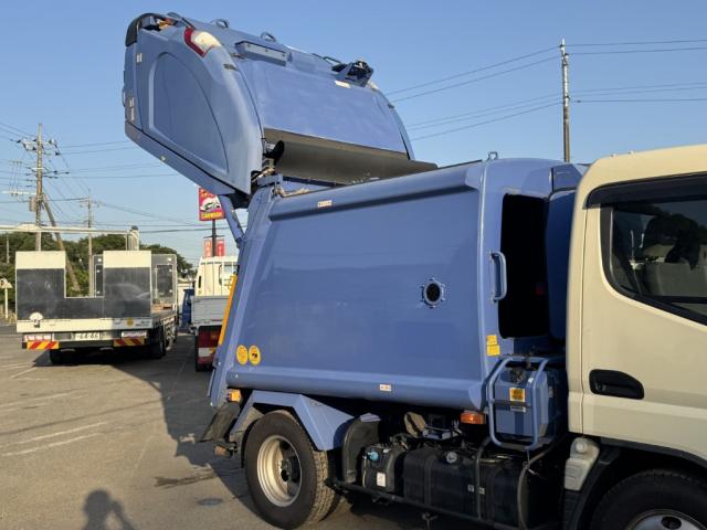 Mitsubishi Fuso Canter 4