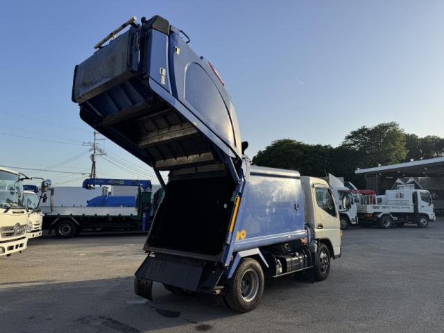 Mitsubishi Fuso Canter 9