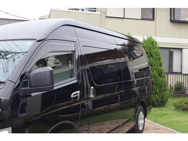 Toyota Hiace Commuter 5