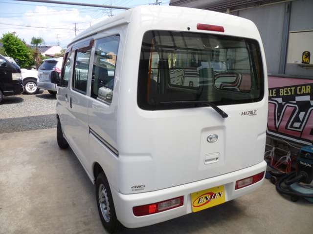 Daihatsu Hijet Cargo 5