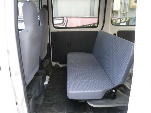 Daihatsu Hijet Cargo 8