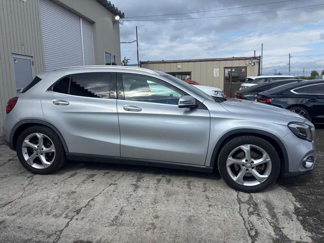 Mercedes-Benz GLA-Class 12