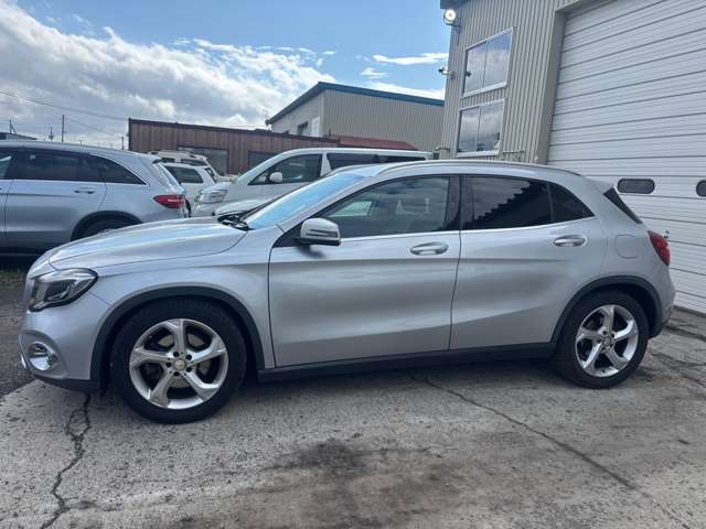 Mercedes-Benz GLA-Class 8