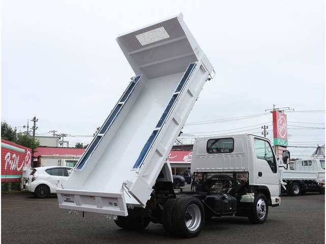 Isuzu Elf 2