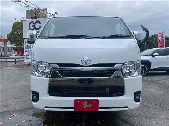 Toyota Hiace Van 3