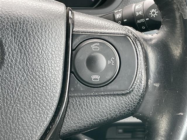 Toyota Voxy 11