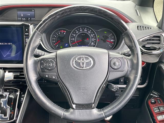 Toyota Voxy 9