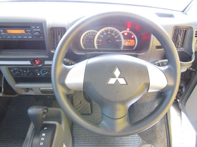 Mitsubishi Minicab Van 5